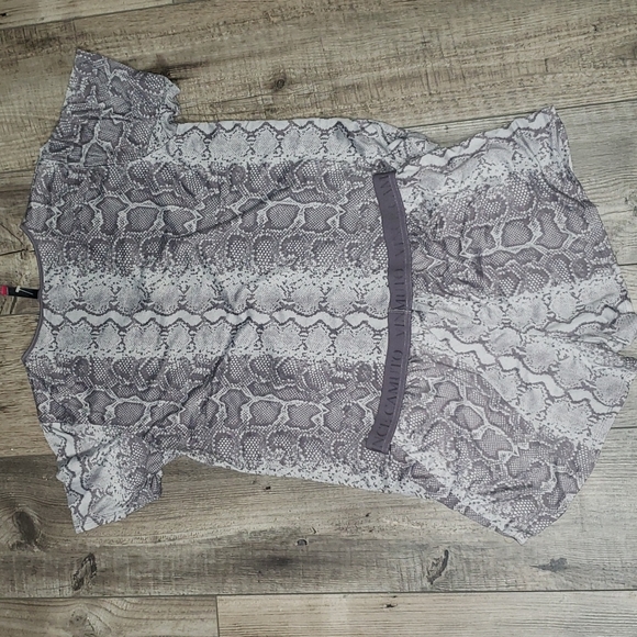 Vince Camuto-printed T-shirt and shorts Pajam - Picture 7 of 12